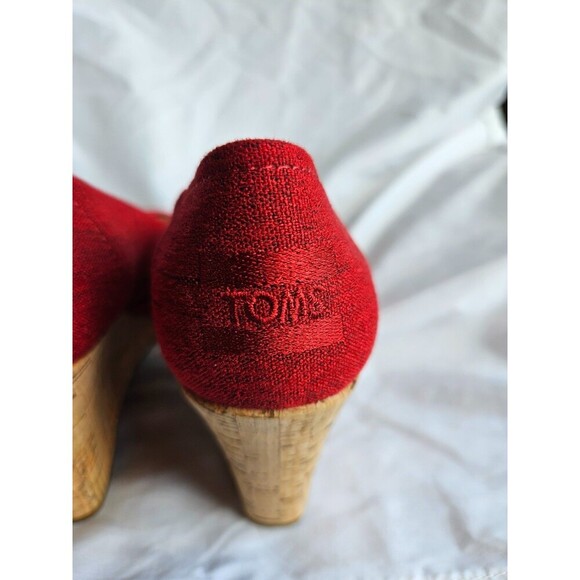 TOMS Women's Size 5 RED Classic Cork Wedge Heel Shoes Peep Toe Sandal NWOB - Picture 6 of 8